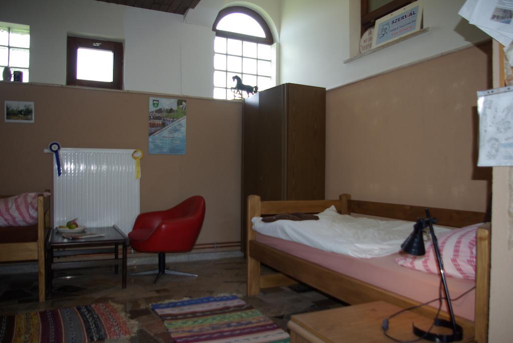 Hotel Dabasi Lovas Vendeghaz Pokój zdjęcie